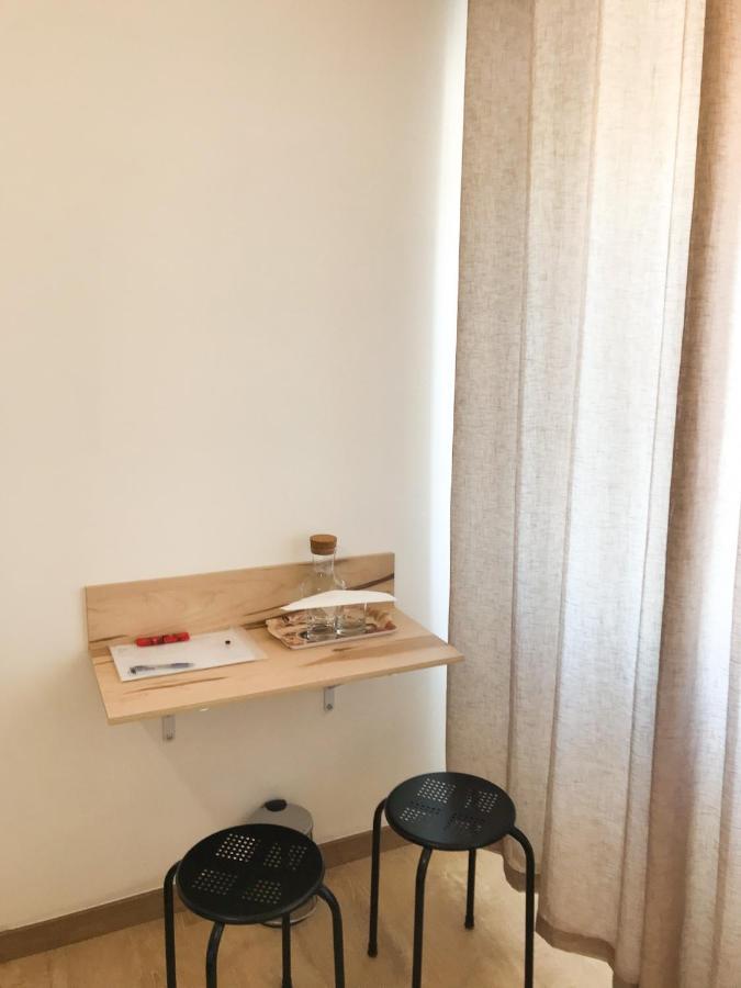 Menin Rooms 2 คาสเตโลแบรนโค ภายนอก รูปภาพ